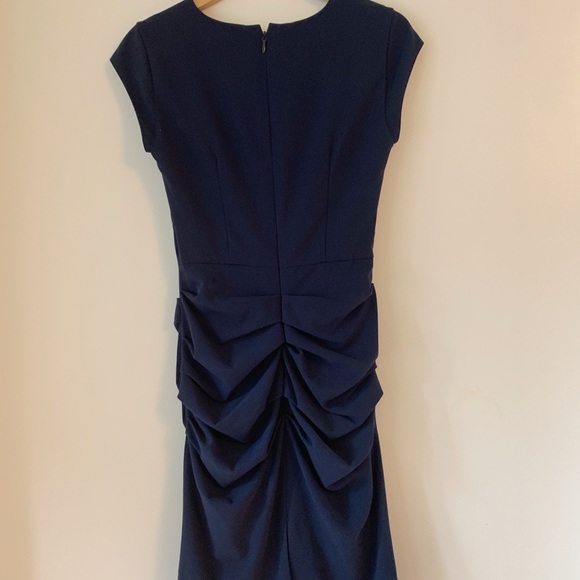 Max Azria dress size 2 - Picture 3 of 5